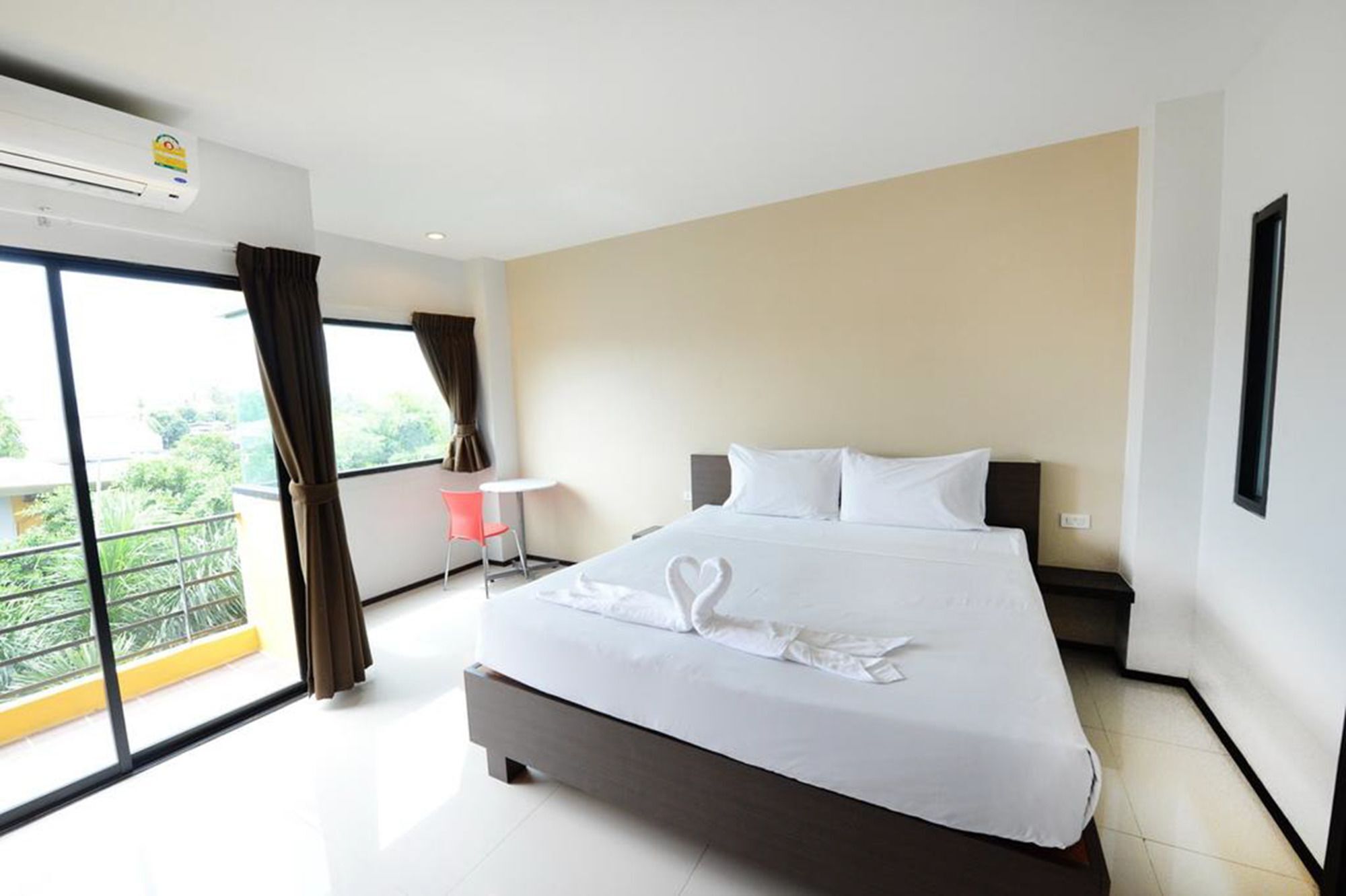 Paradise Resort Ban Nong Pla Lai Exterior photo